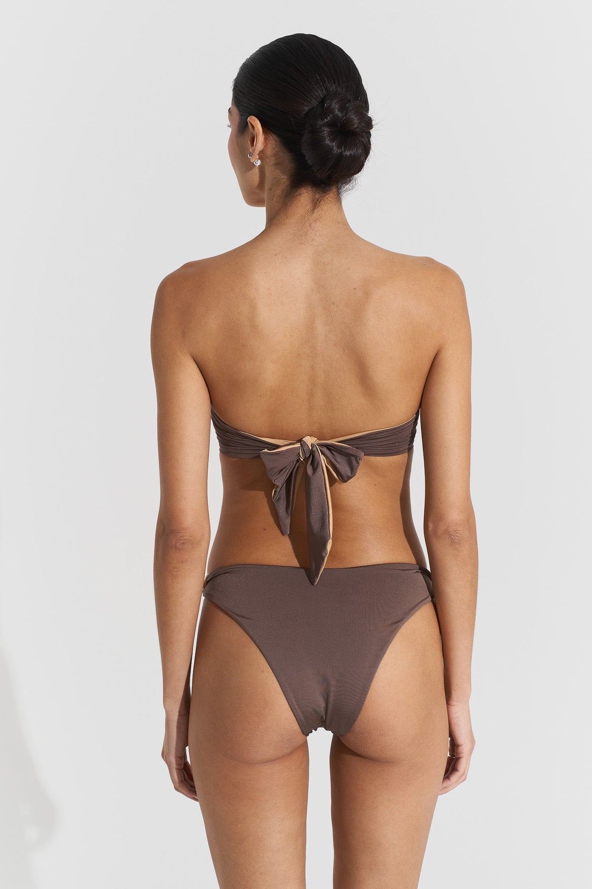 Twisted Bikini Bottom Nougat - modell