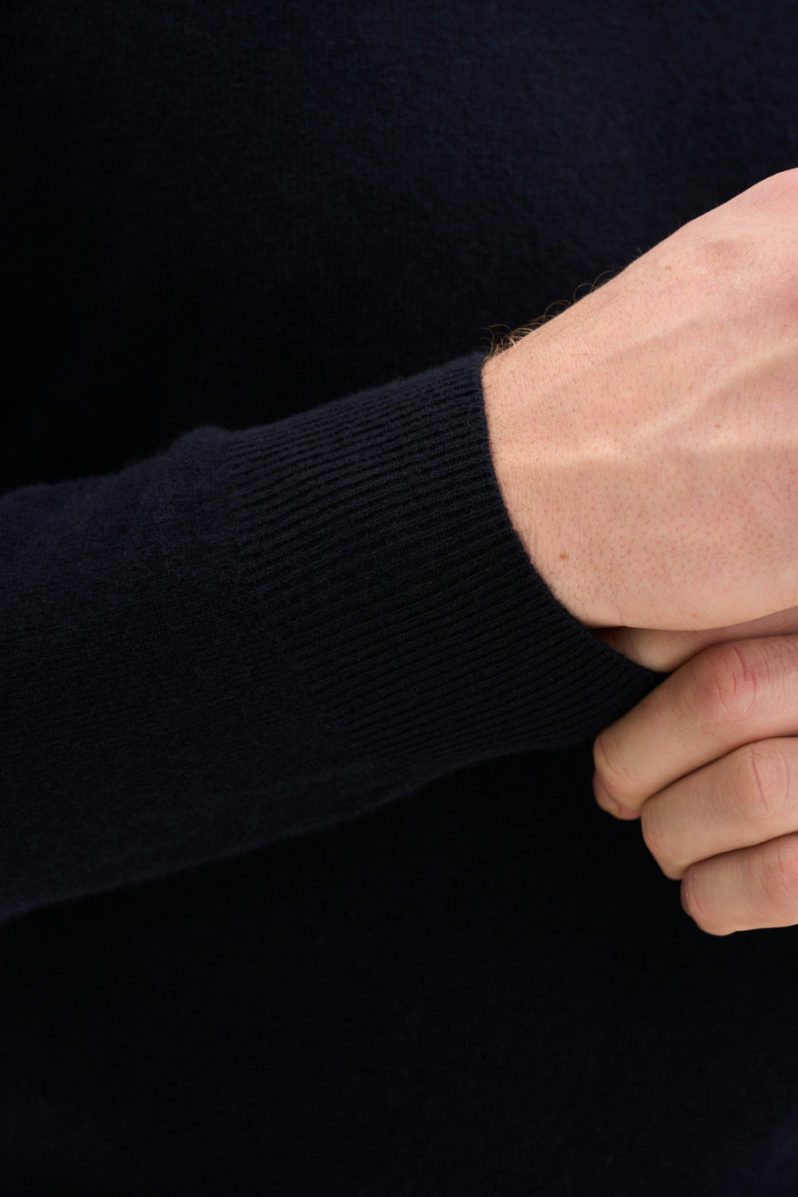 Pascal Wool/Cashmere Hoodie Navy - detalj