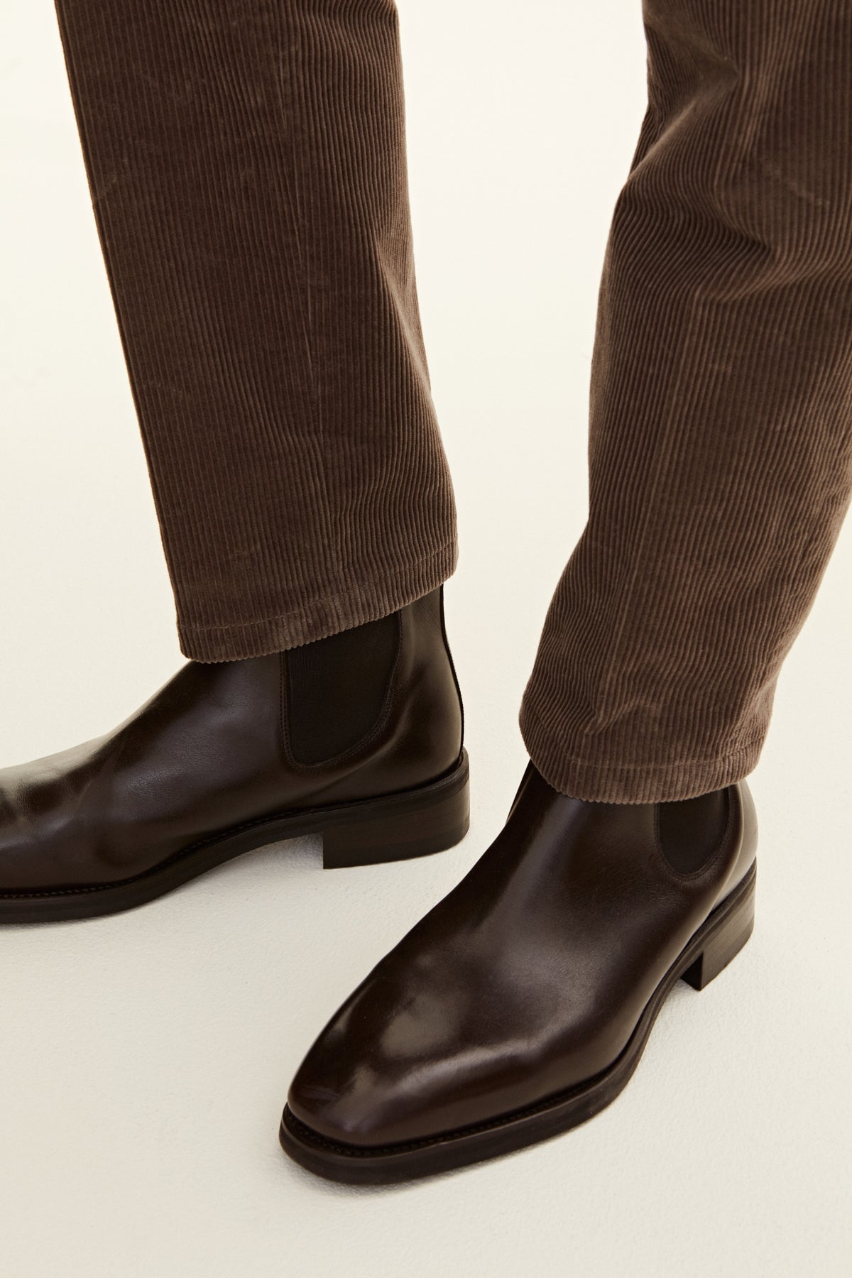 Oscar Jacobson Dandy Trousers Corduroy Baked Beige - detalj