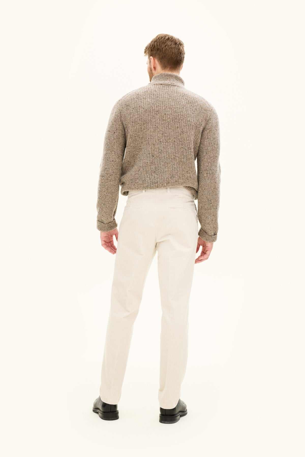 Oscar Jacobson Dandy Trousers Corduroy Creme White - modellbilde