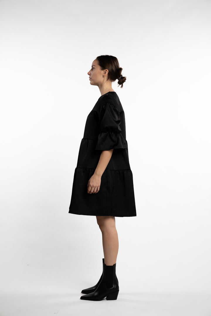 Vesta Dress- Black