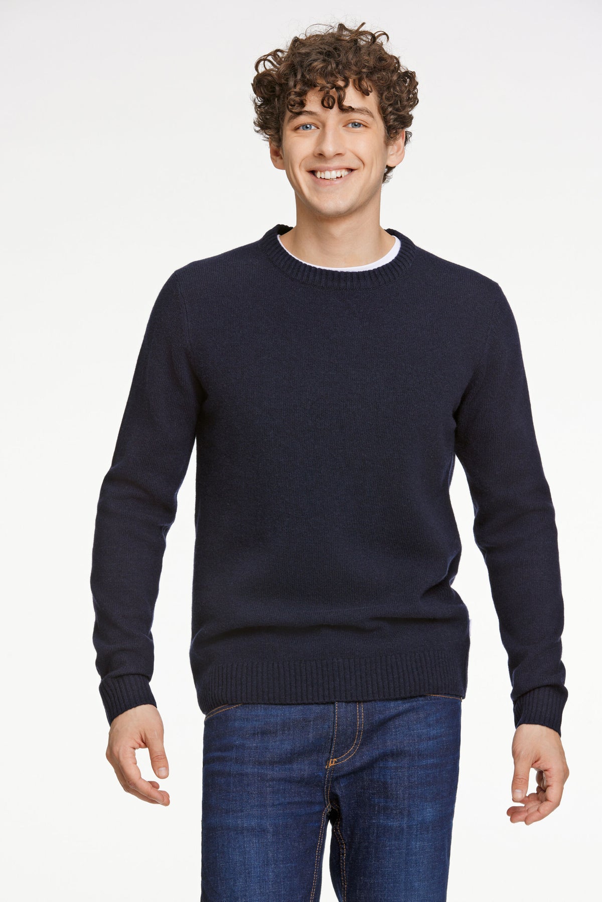 Lambswool O-Neck Knit Navy - modellbilde forside