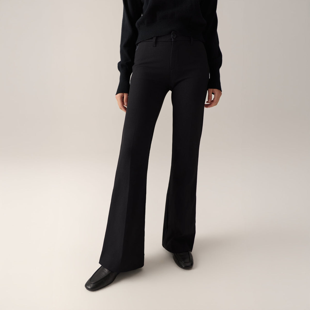 Silvia Suple- Black