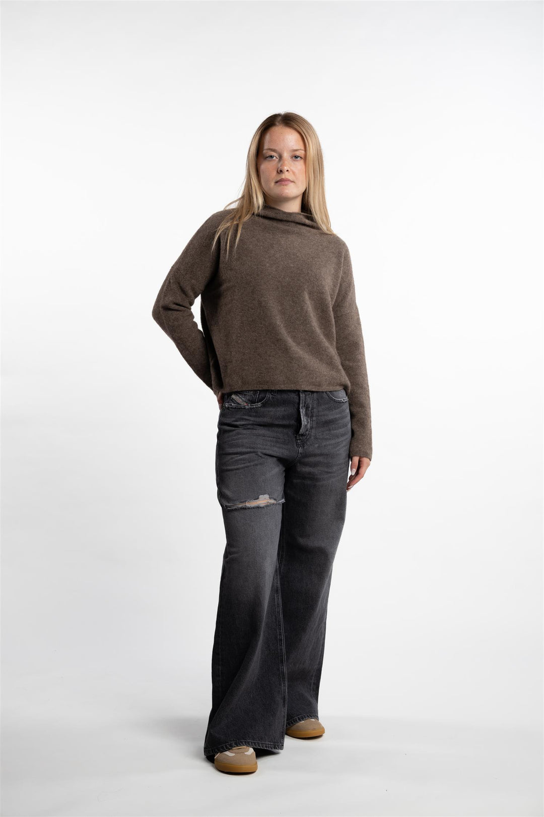 Mika Yak Funnelneck Sweater- Dark taupe Melange