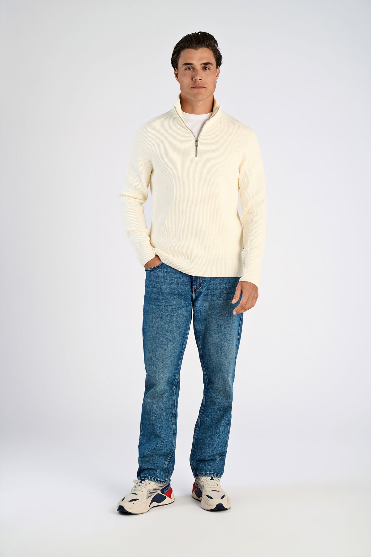 Half Zip Rib Knit Pearl White - modellbilde forfra