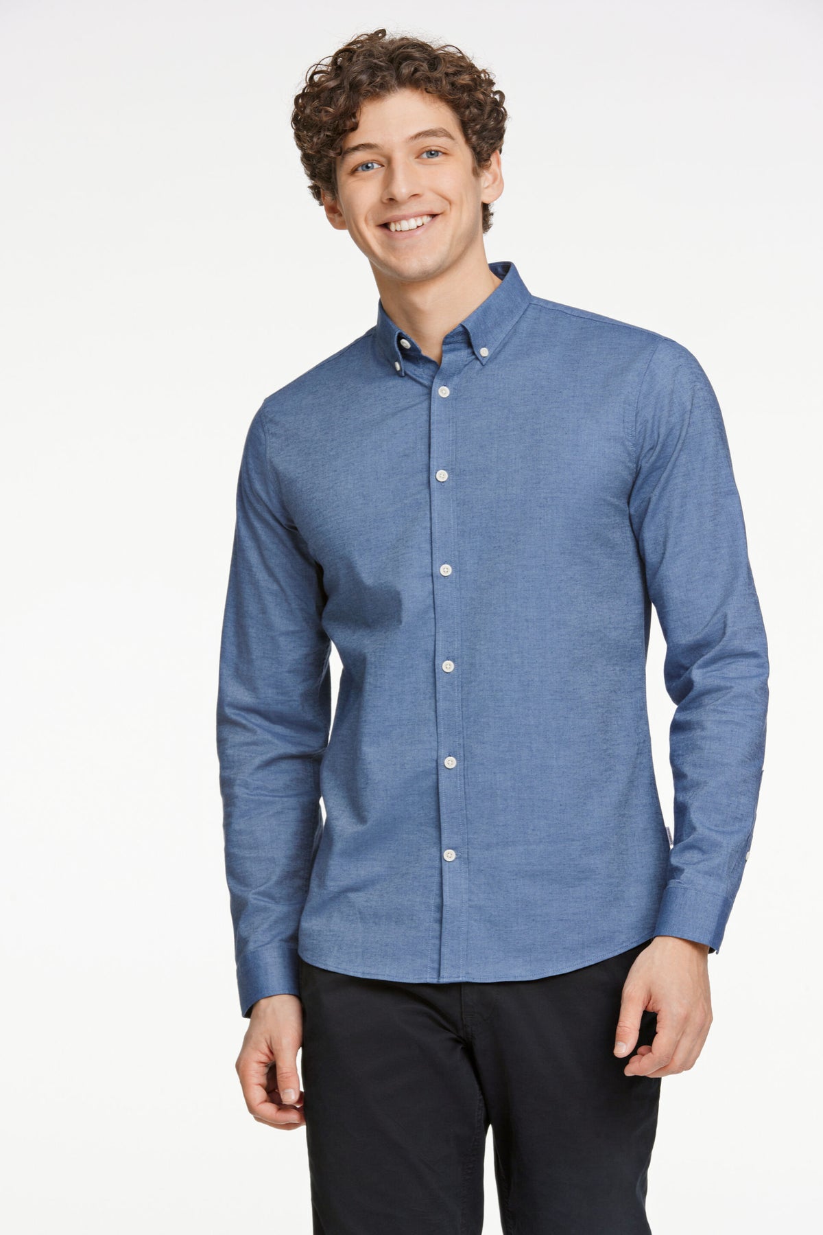 Oxford Superflex Shirt L/S Dusty Blue Mix - modellbilde overkropp forfra