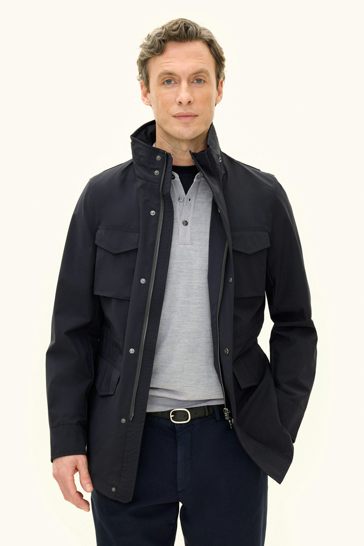 M-65 Nylon Shell Field Jacket Dark Blue - modellbilde