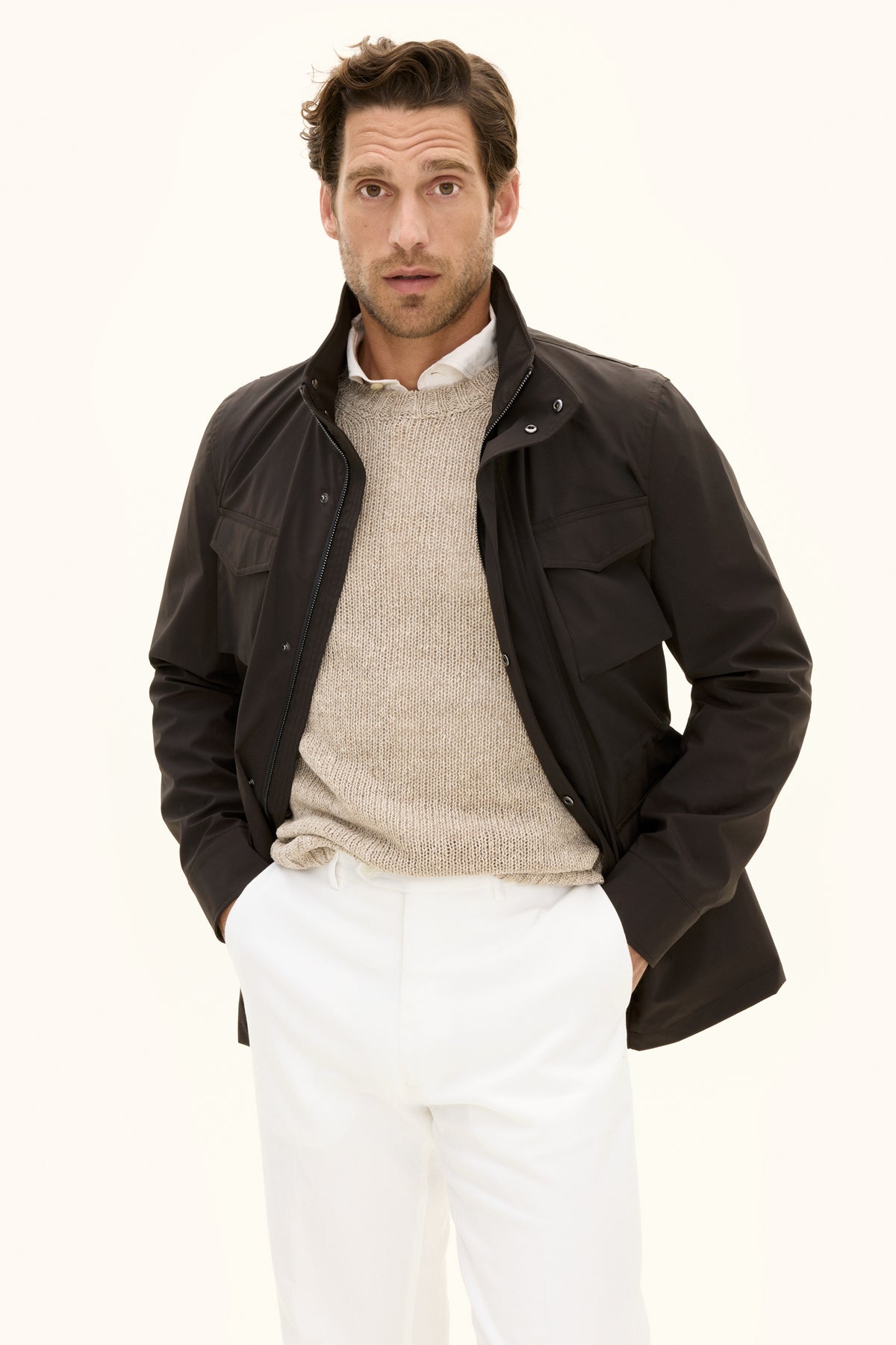 M-65 Nylon Shell Field Jacket Terra Brown - modellbilde