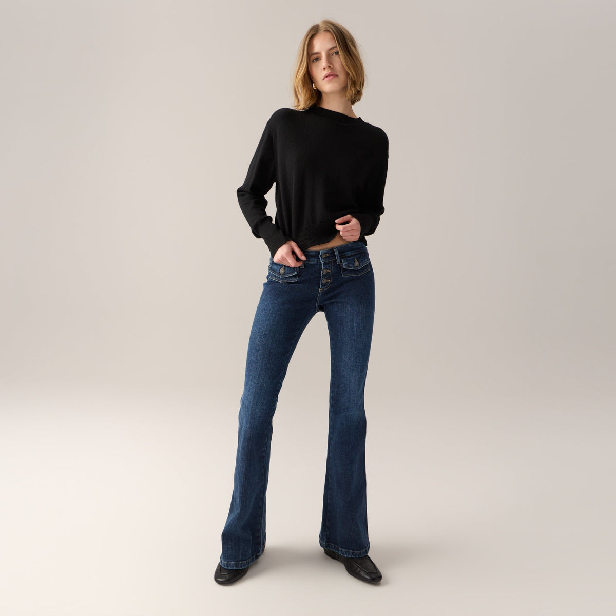 Yoko 22 - Deeply brushed, Lois jeans, modellbilde 1