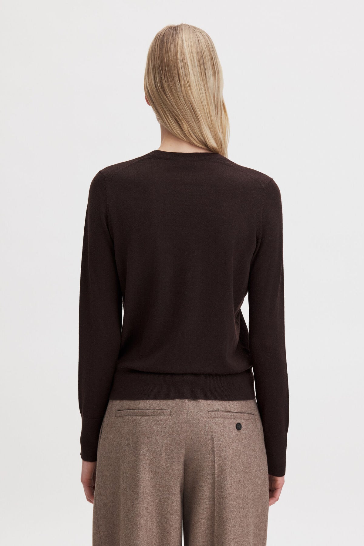 Merino R-Neck Sweater Dark Chocolate
