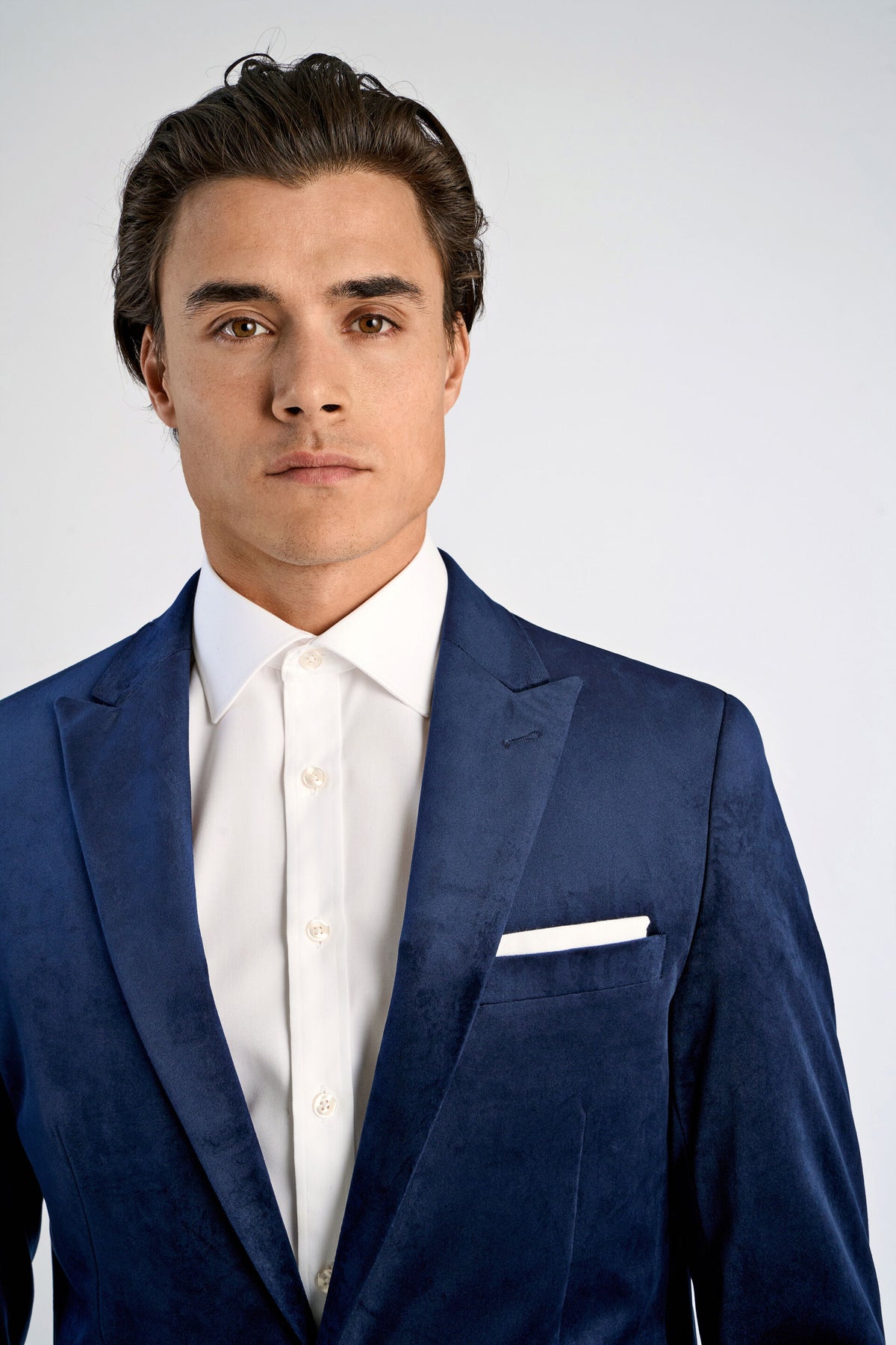 Velvet Blazer Dark Blue - modellbilde nærbilde