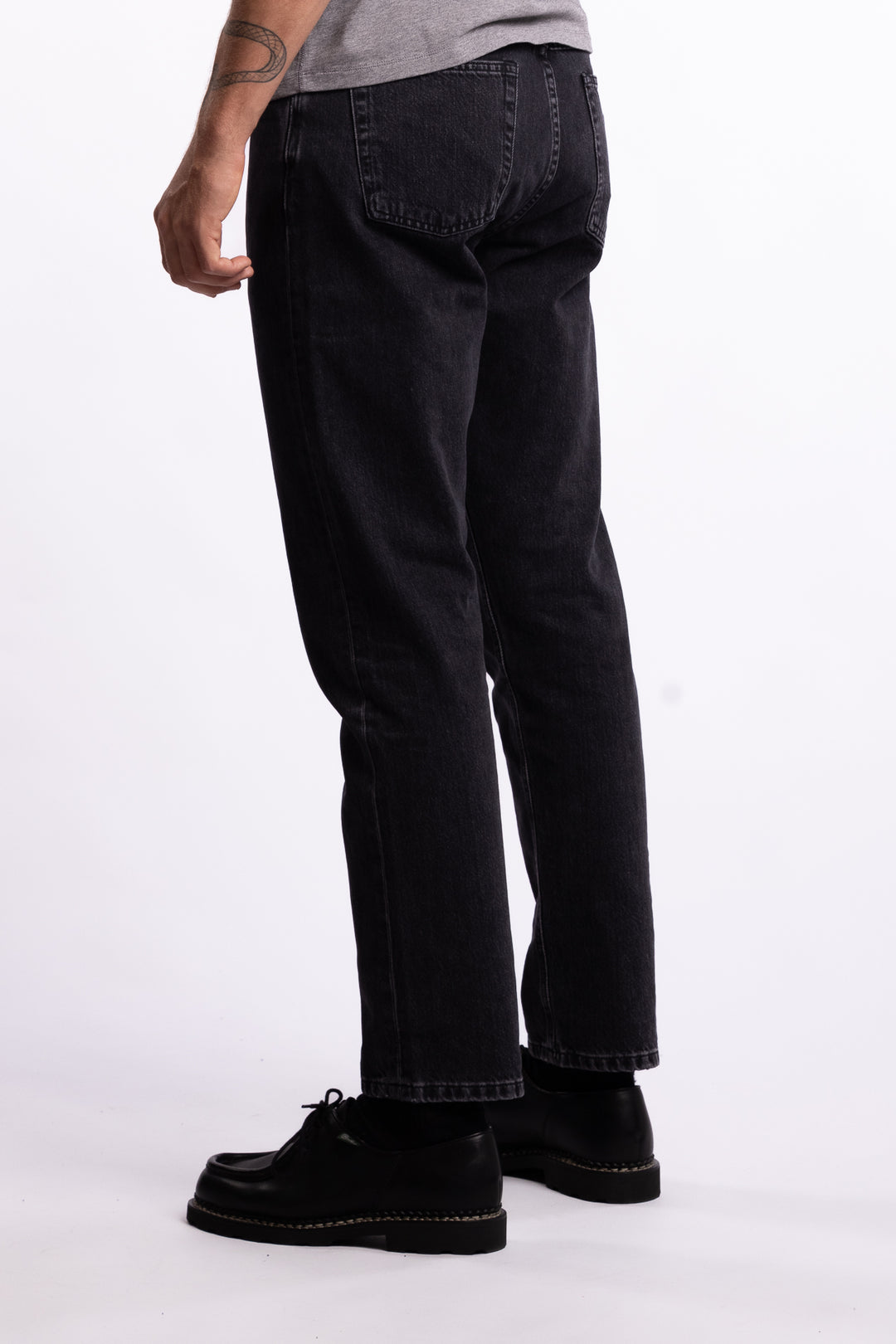 Kai Relaxed Tapered Fit Jeans Japan Shadow