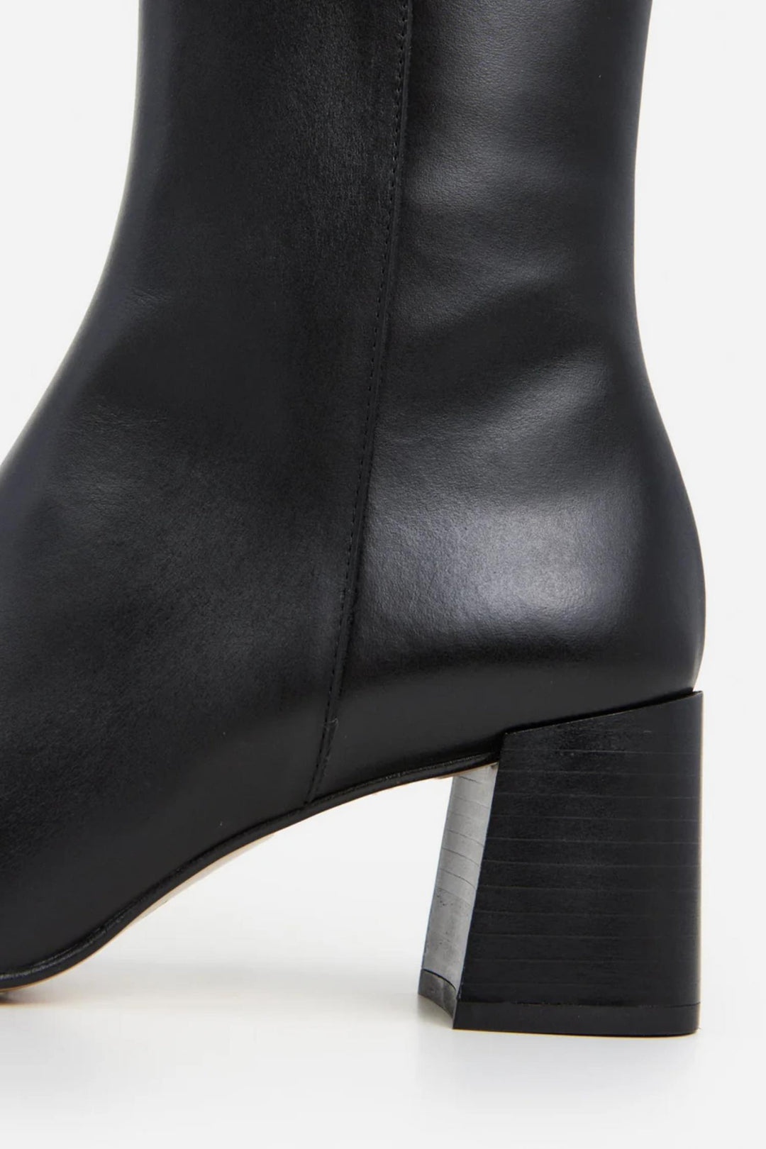 Cay Leather- Black