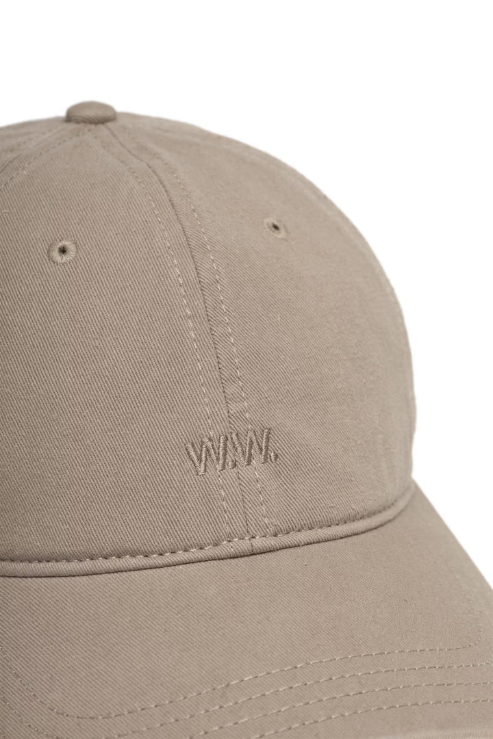 W. Cap Greige