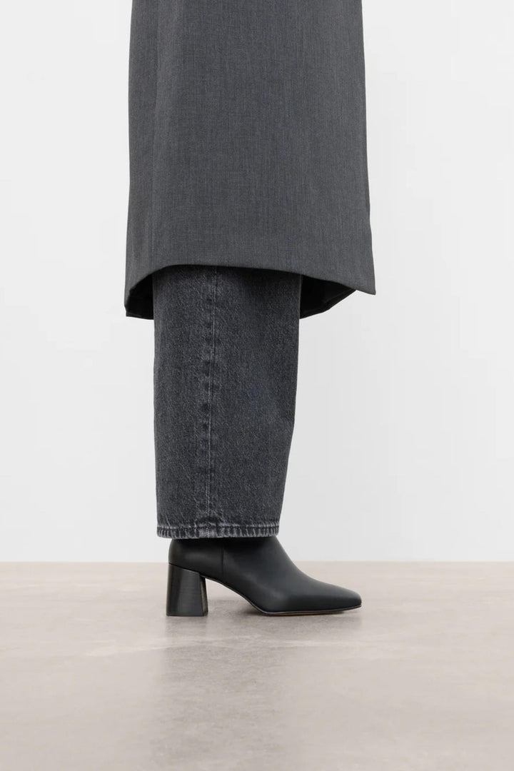 Cay Leather- Black