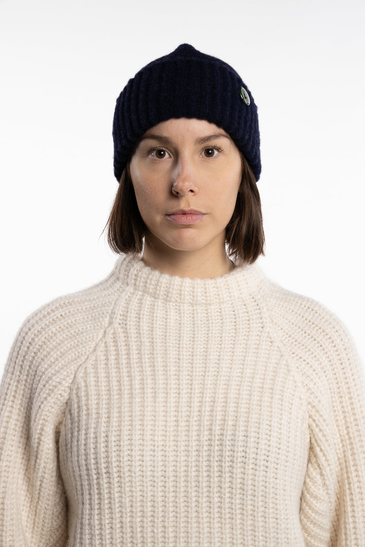 Shaggy Beanie Navy