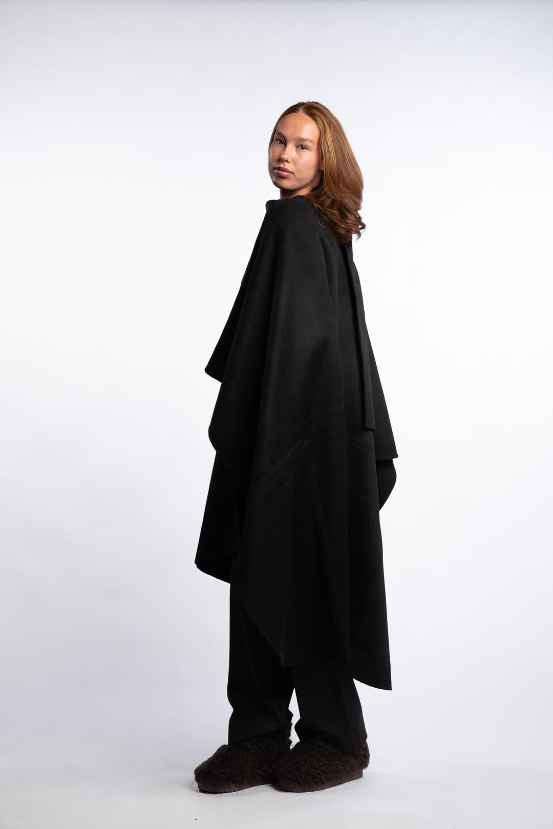 Camoens Shawl- Black