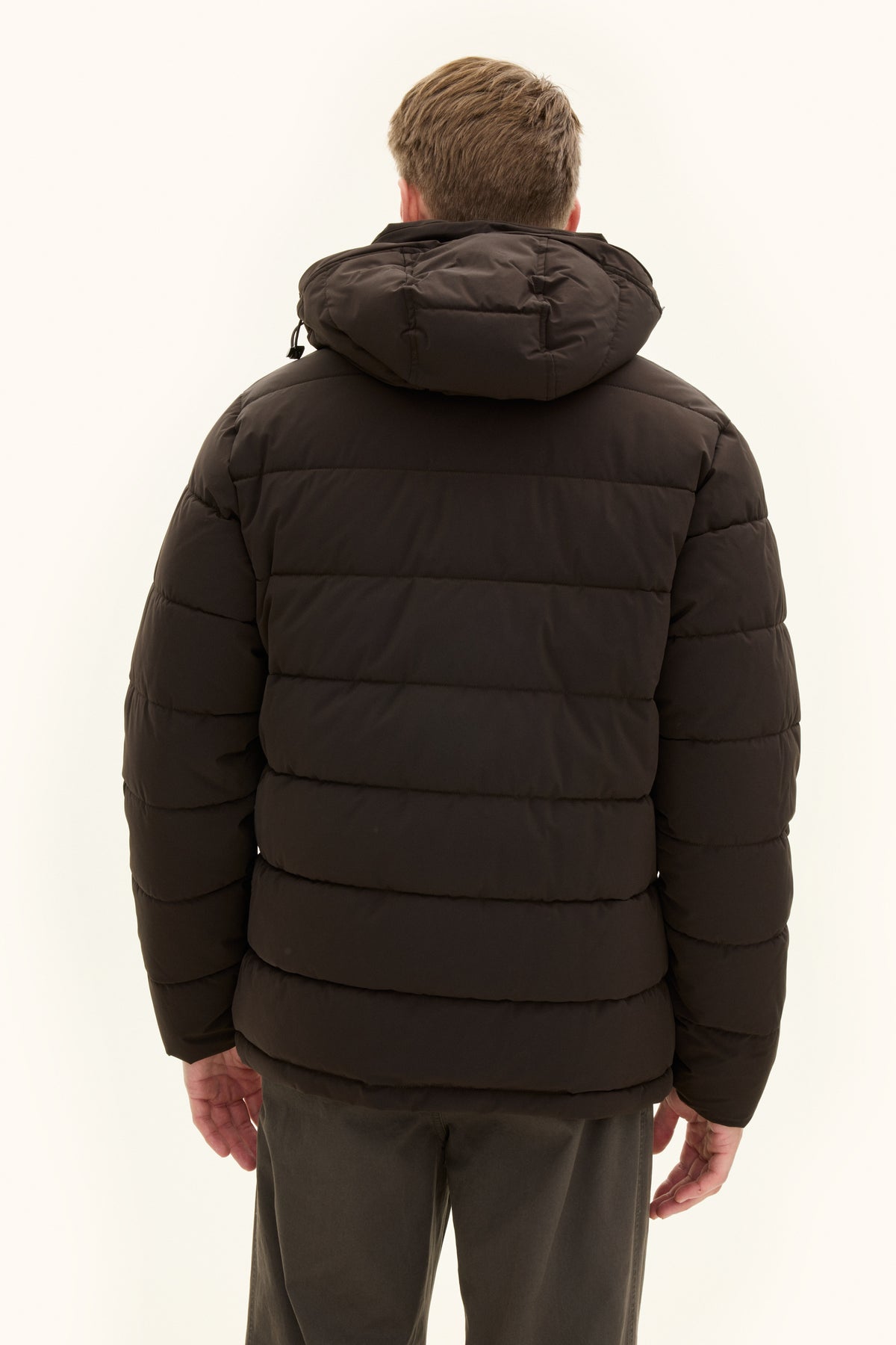 Hooded Puffer Jacket Terra Brown - modellbilde