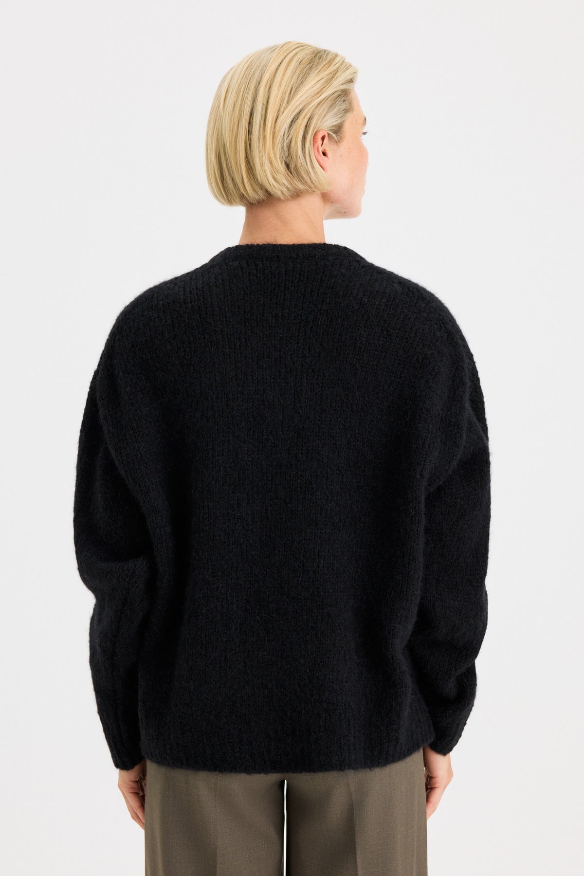 Hairy Alpaca V-neck Sweater Black