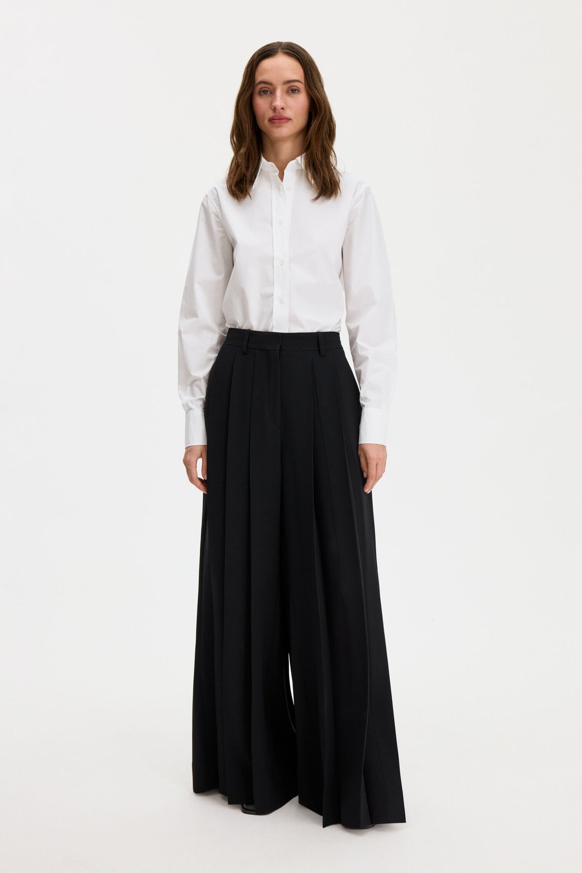 Fully Pleated Trousers Black - modellbilde