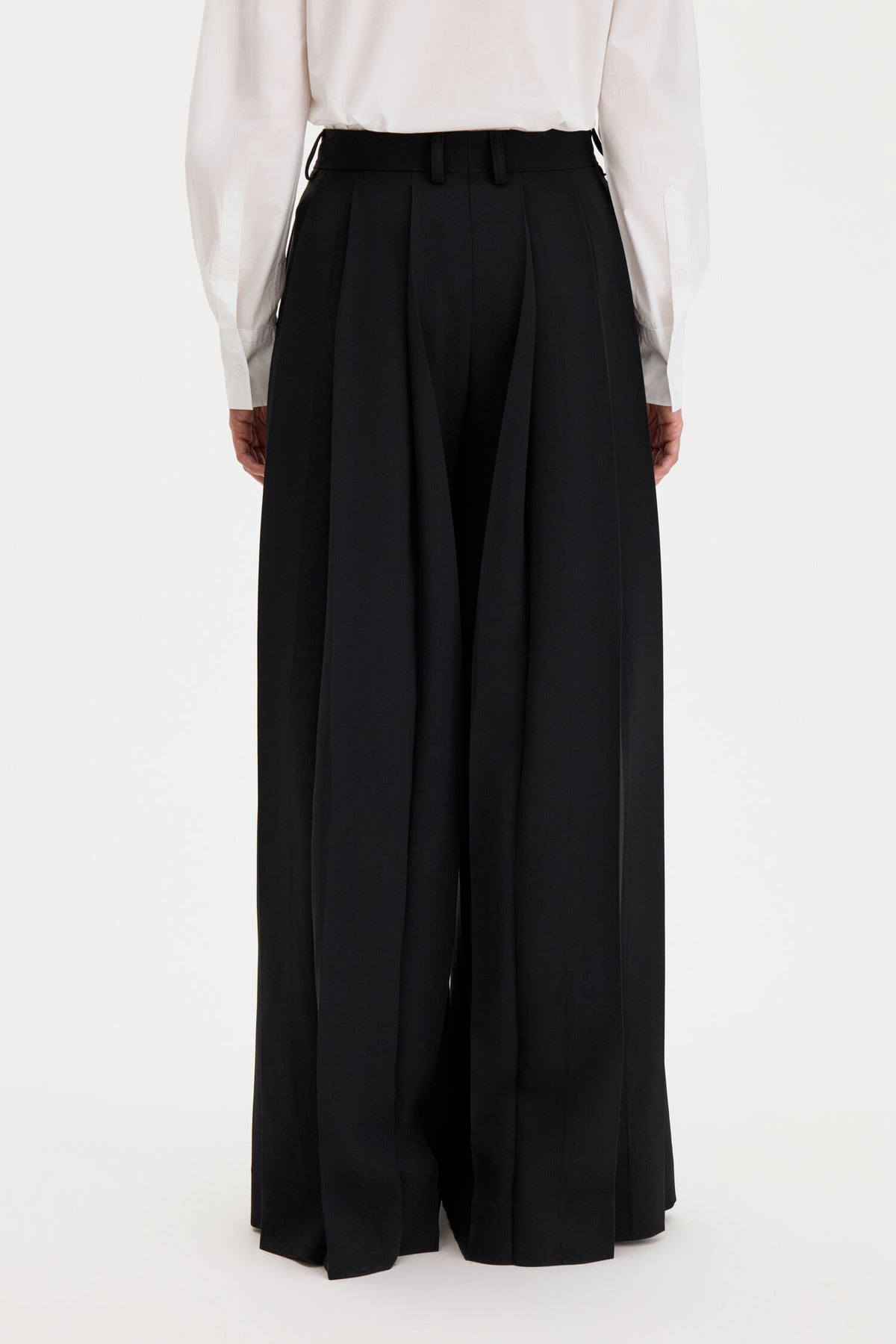 Fully Pleated Trousers Black - modellbilde