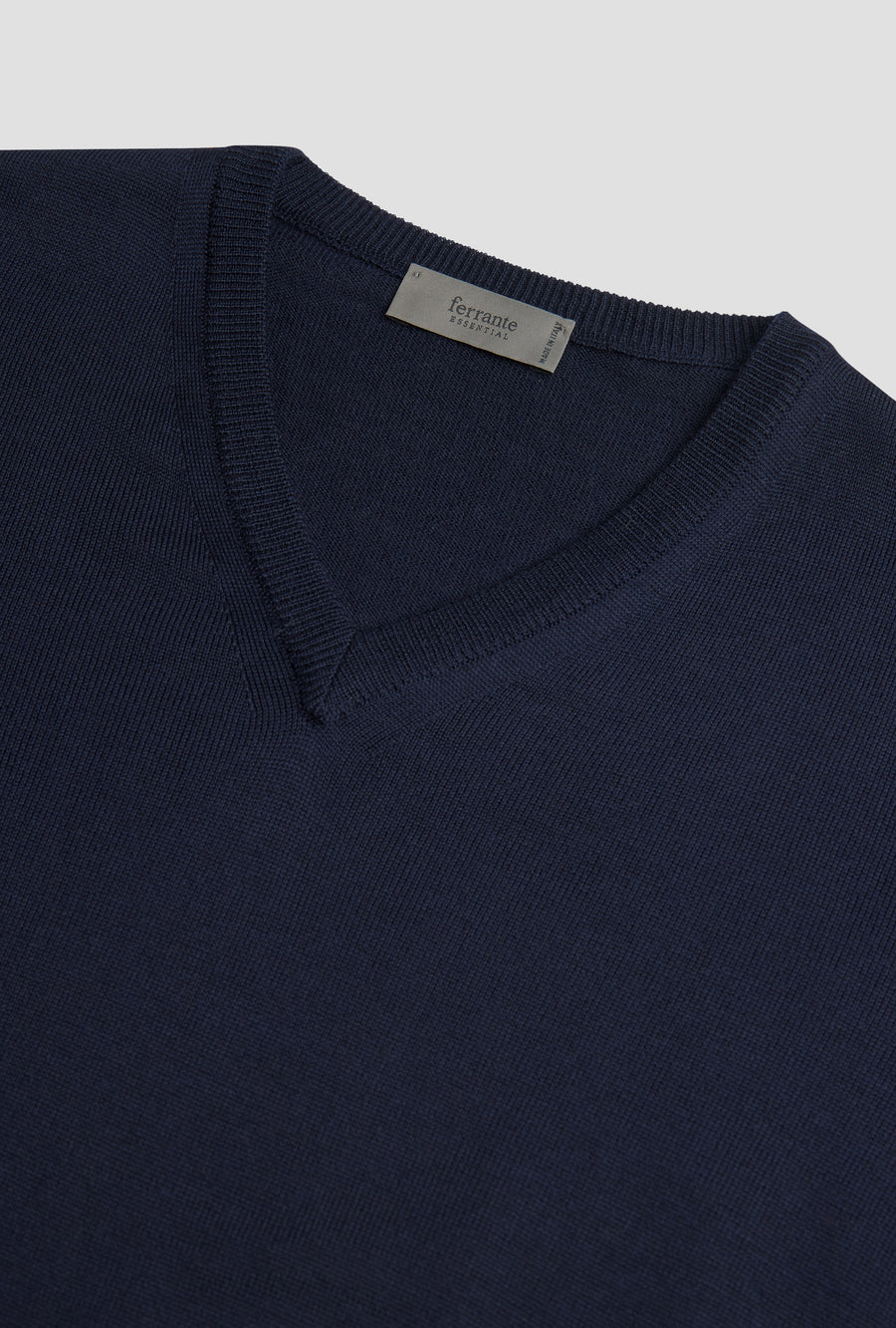 V-Neck Merino Wool Sweater Navy – bakvisning