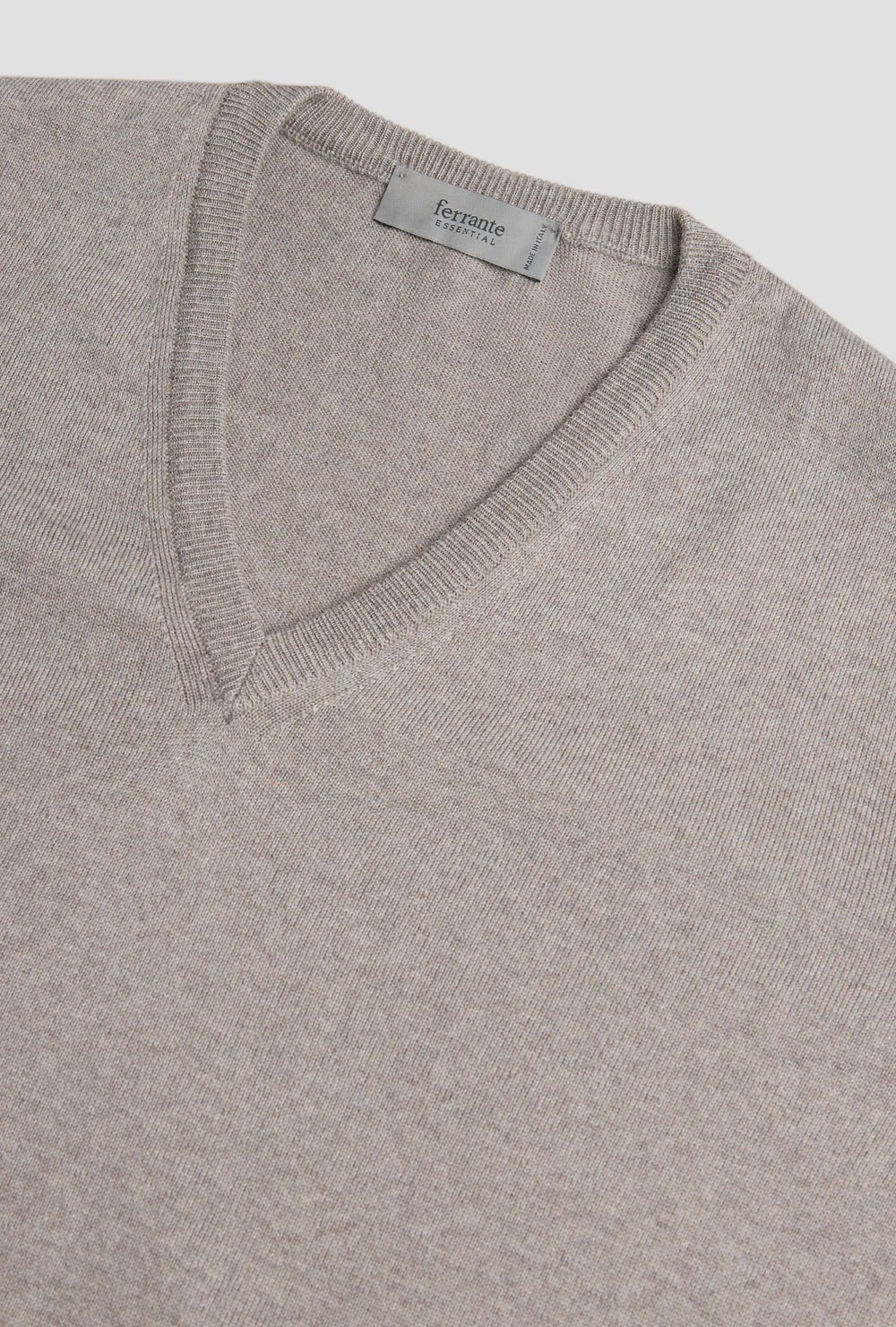 V-Neck Merino Wool Sweater Light Brown – bakvisning