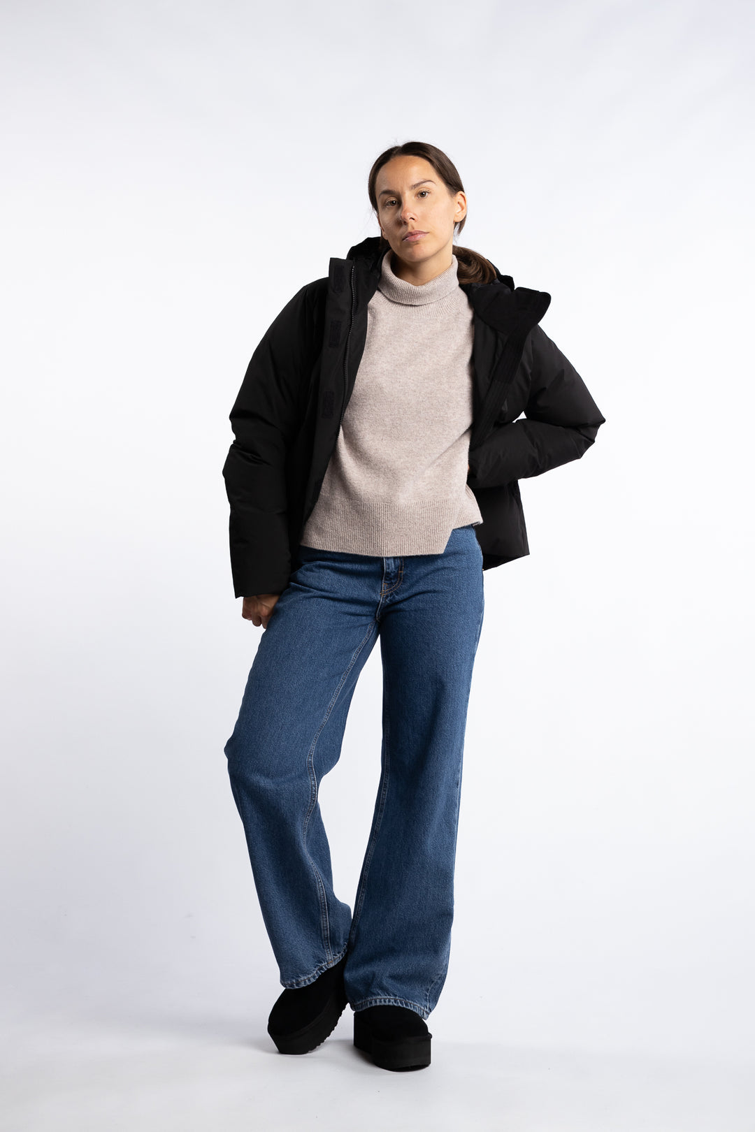 Besseggen Lt Short Jkt - Black