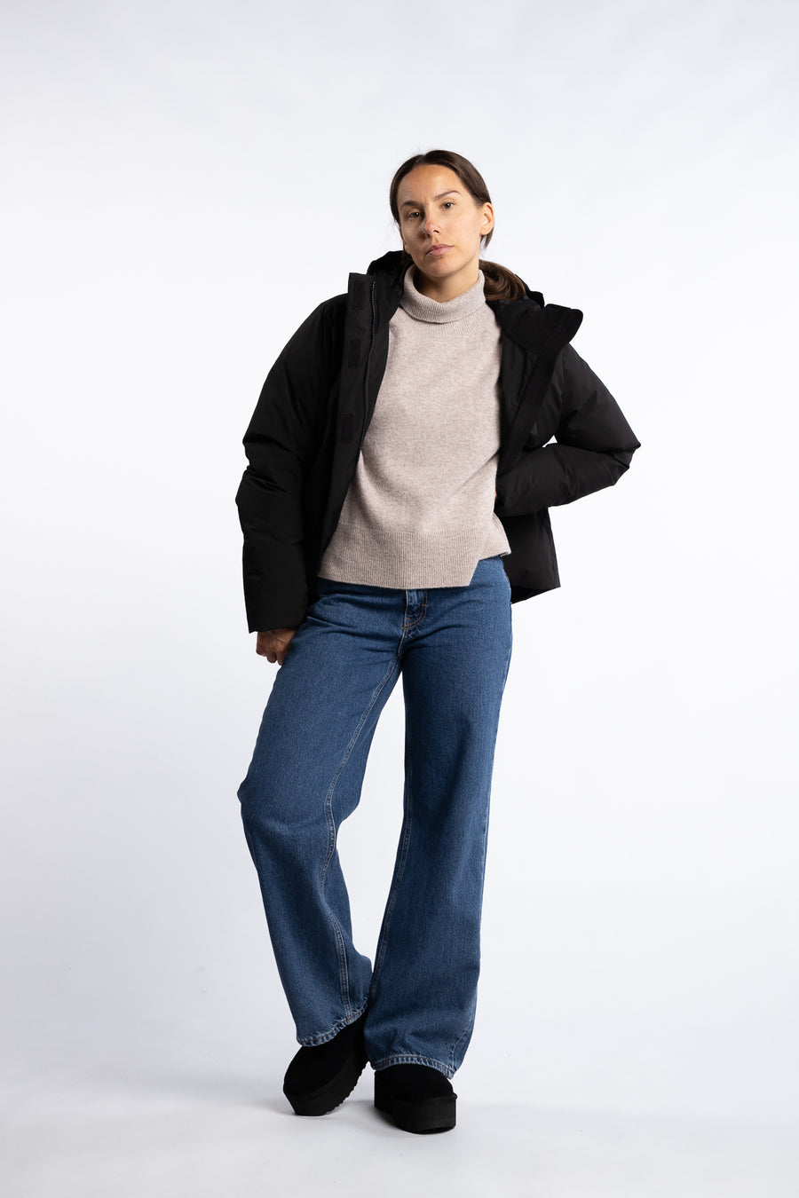 Besseggen Light Short Jkt - Black