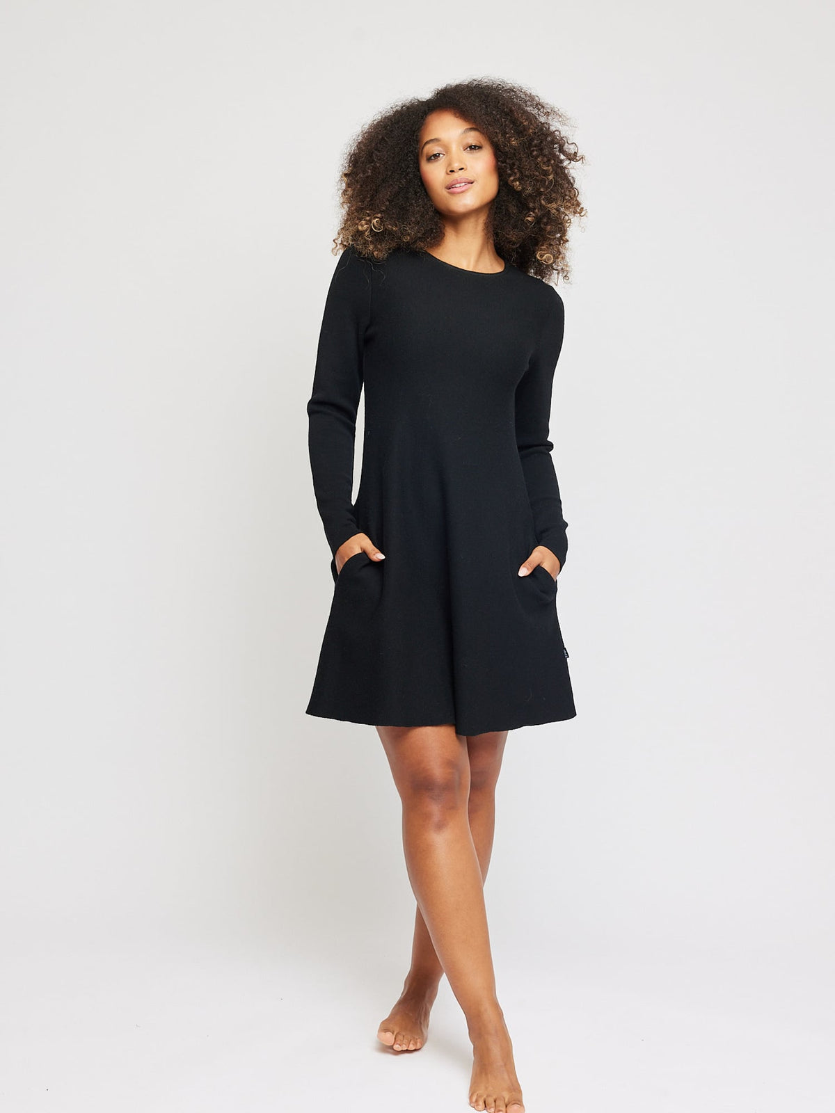 Cecilie Merino Dress Black - modellbilde