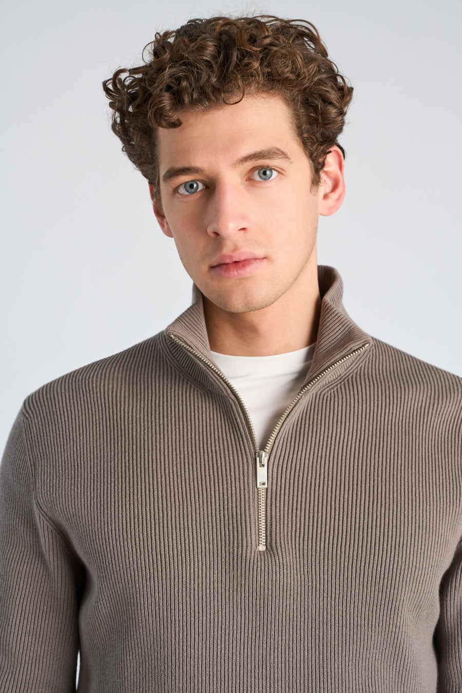 Half Zip Rib Knit Grey Stone - nærbilde detalj