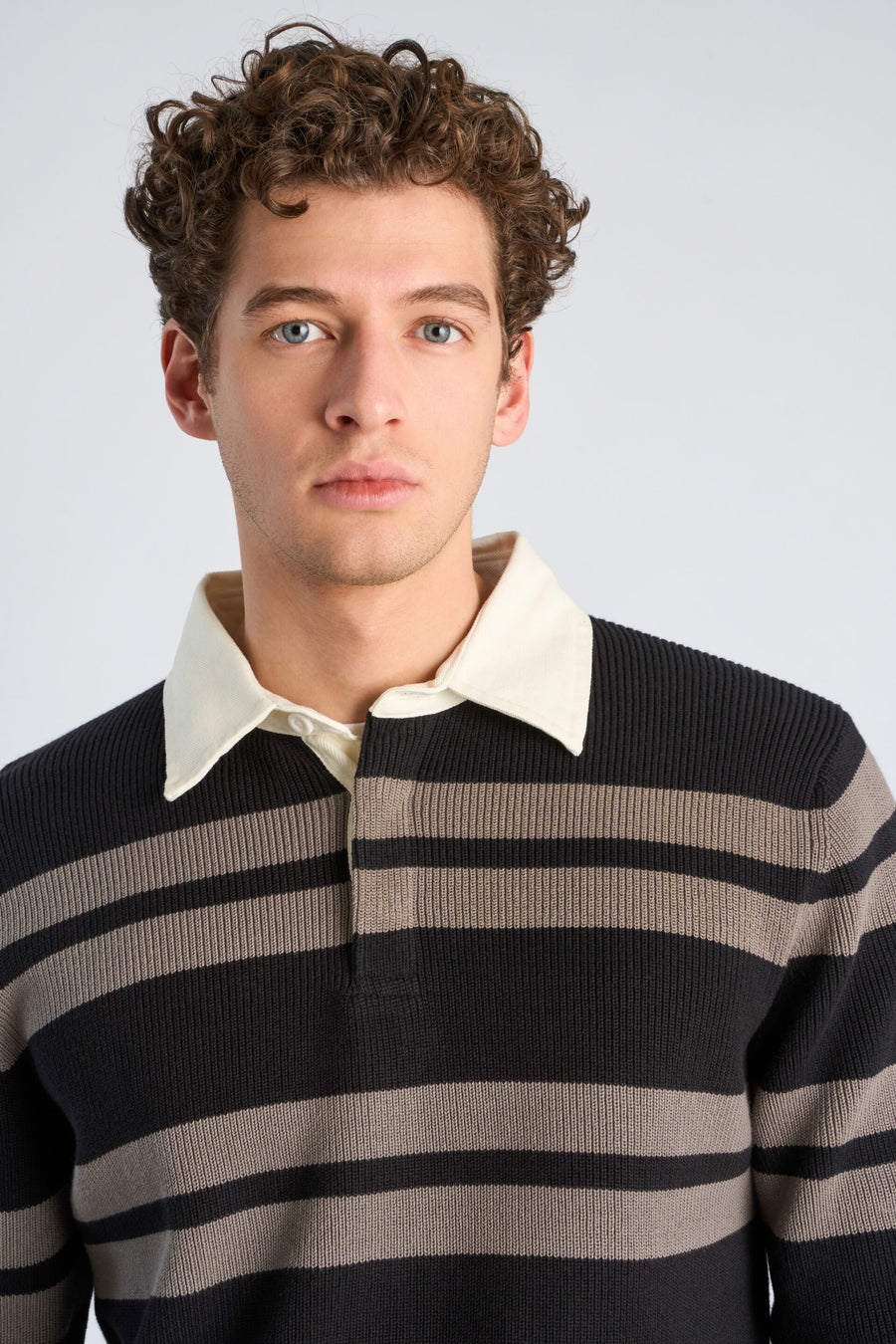 Knit Striped L/S Rugby Shirt Black - nærbilde detalj