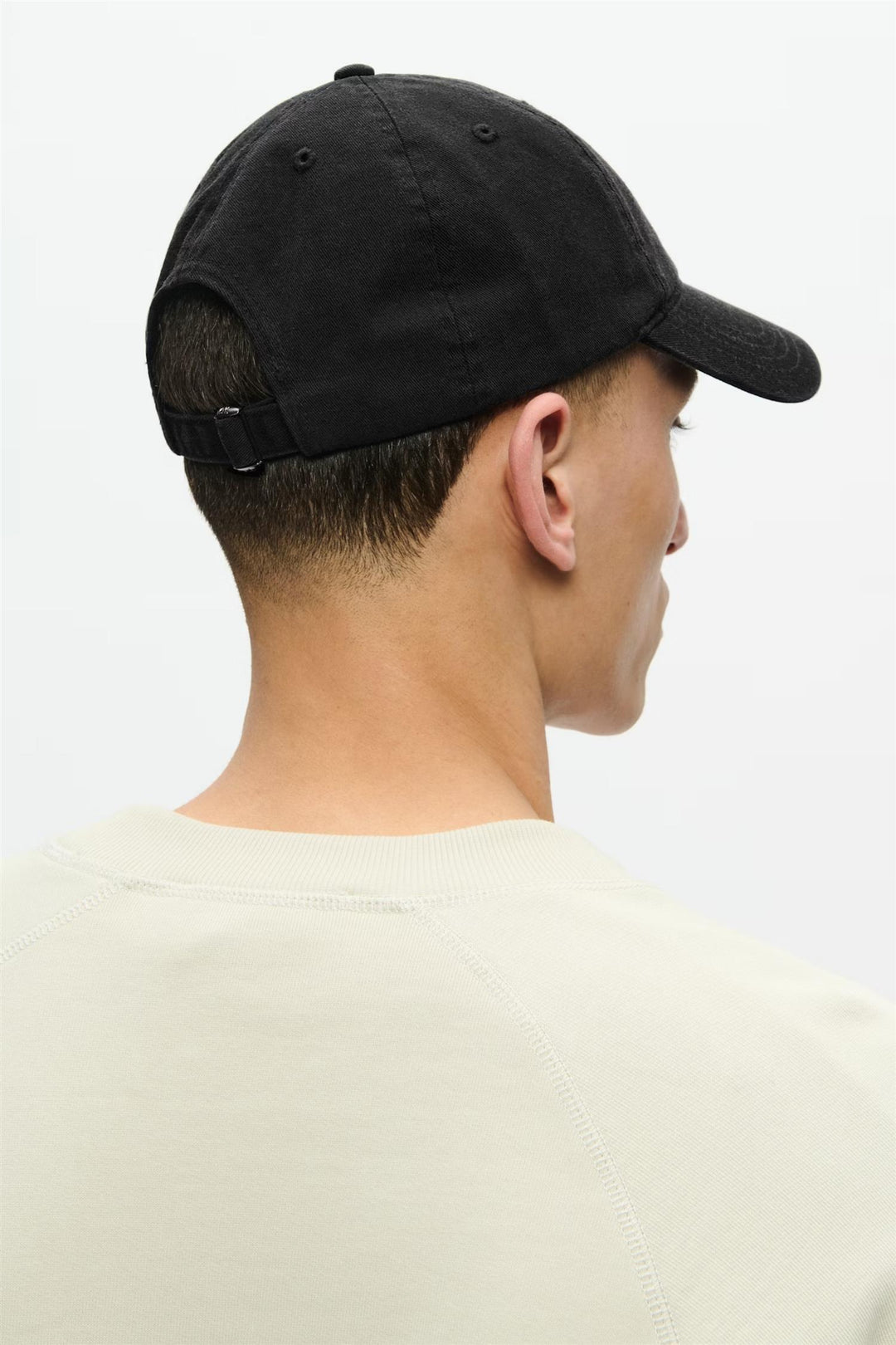 W. Cap Black