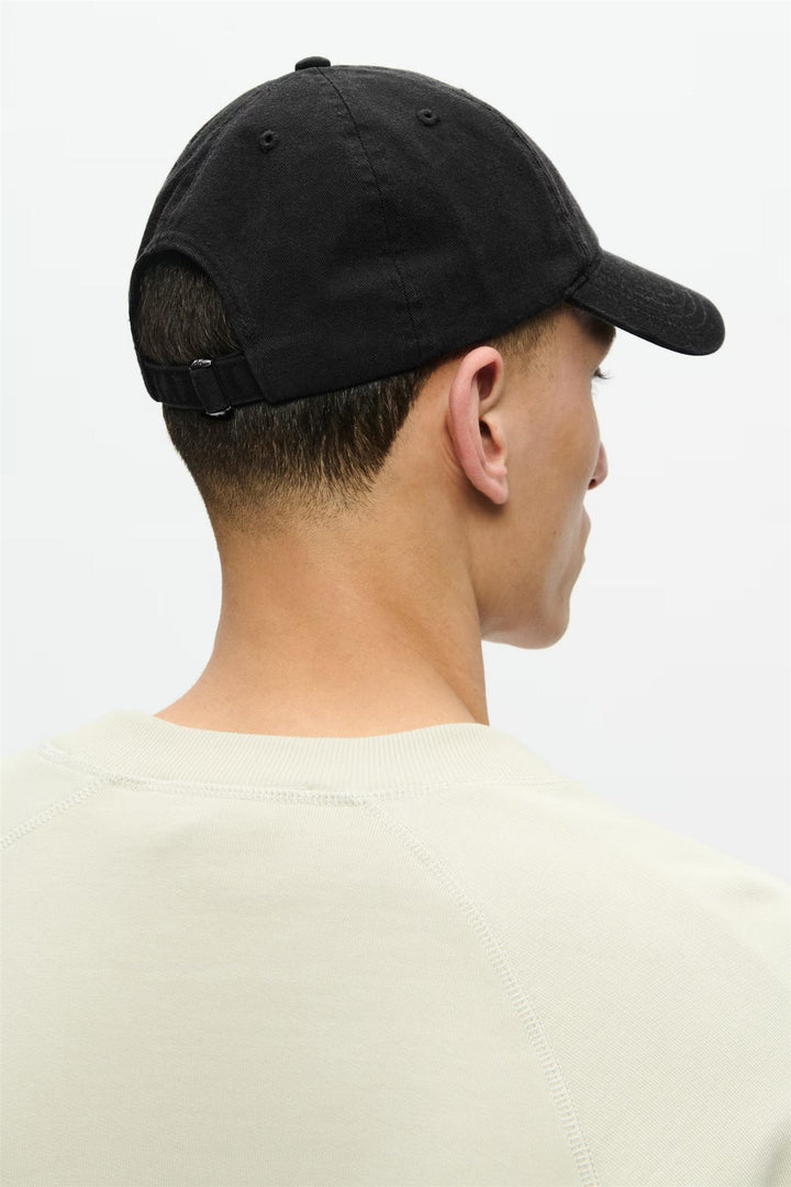 W. Cap Black