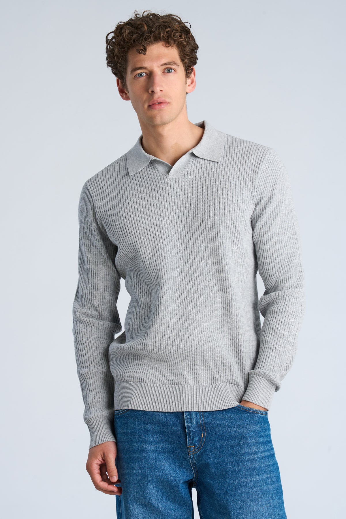 V-Neck Grey Mel - Model upper front