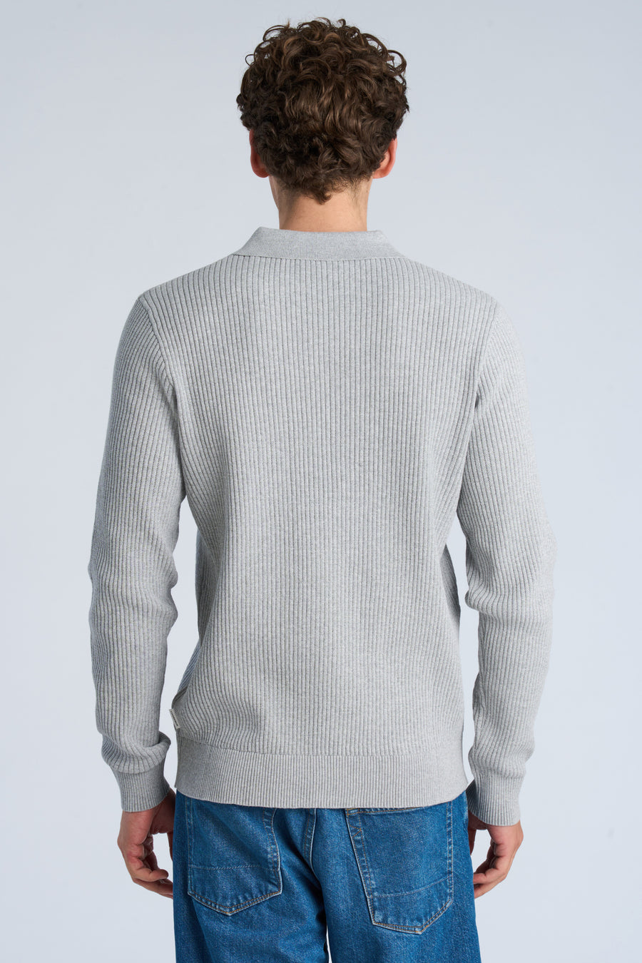 V-Neck Grey Mel - Model upper back