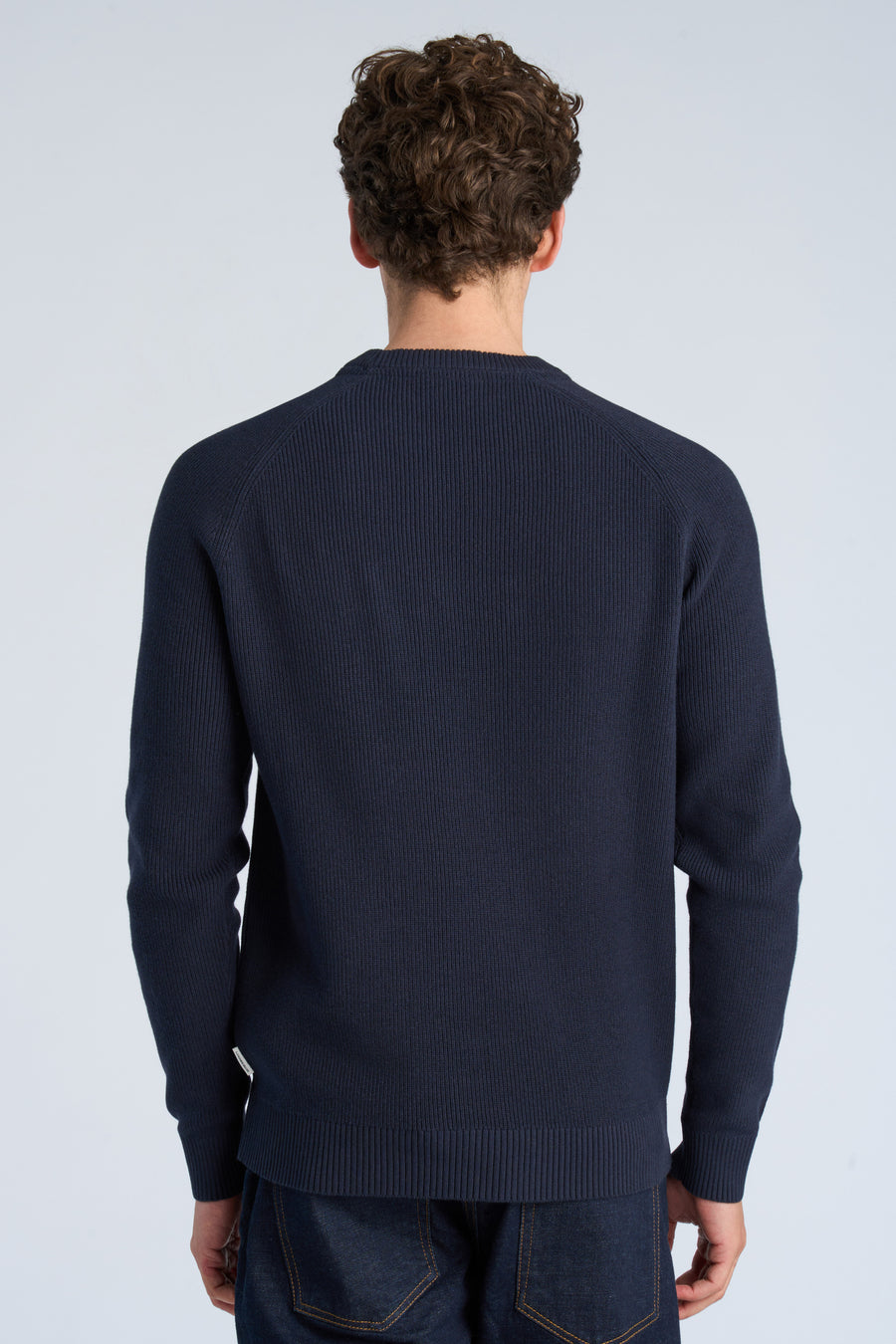 O-Neck Navy - Model upper back