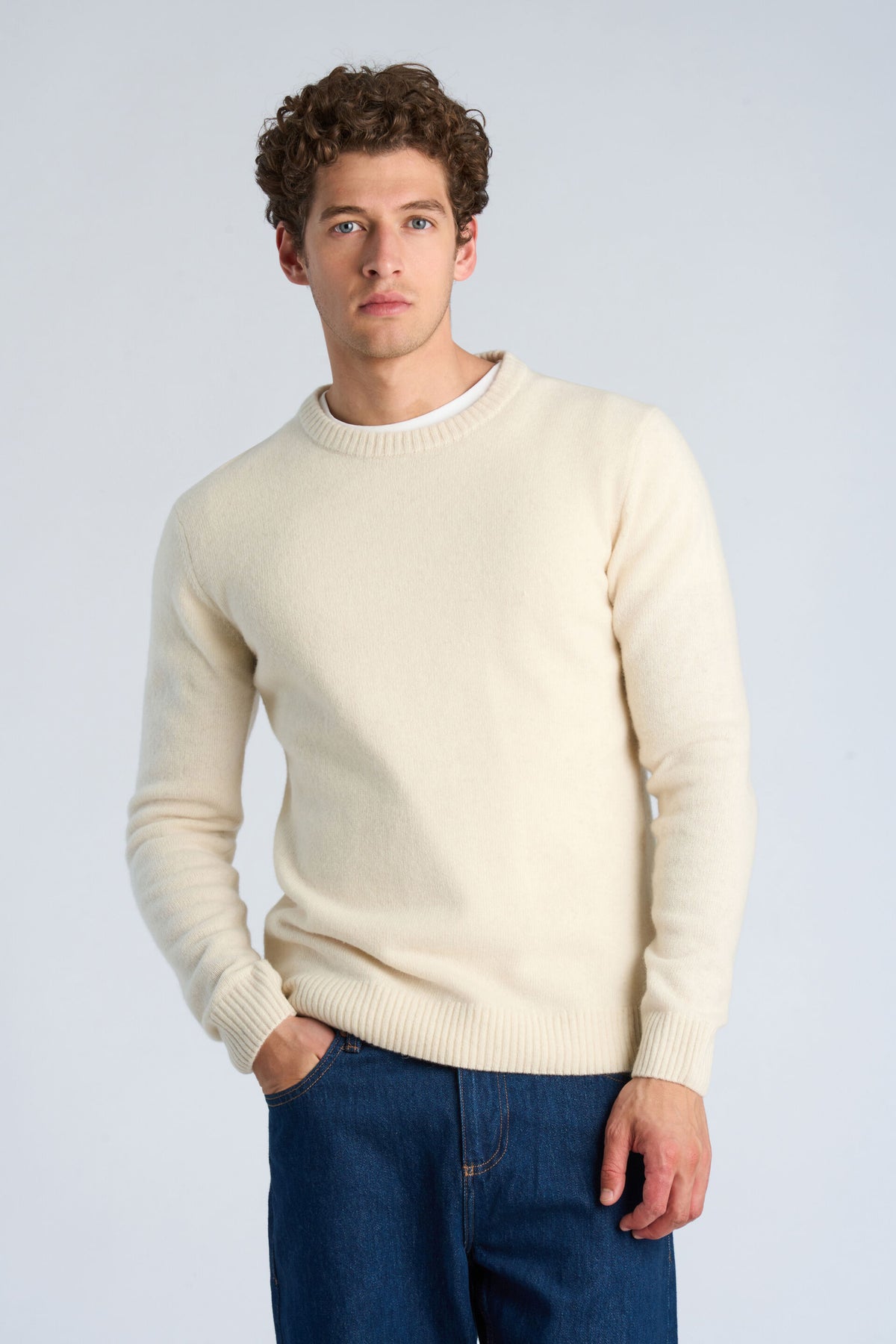 Lambswool O-Neck Knit Chalk White - modellbilde forside