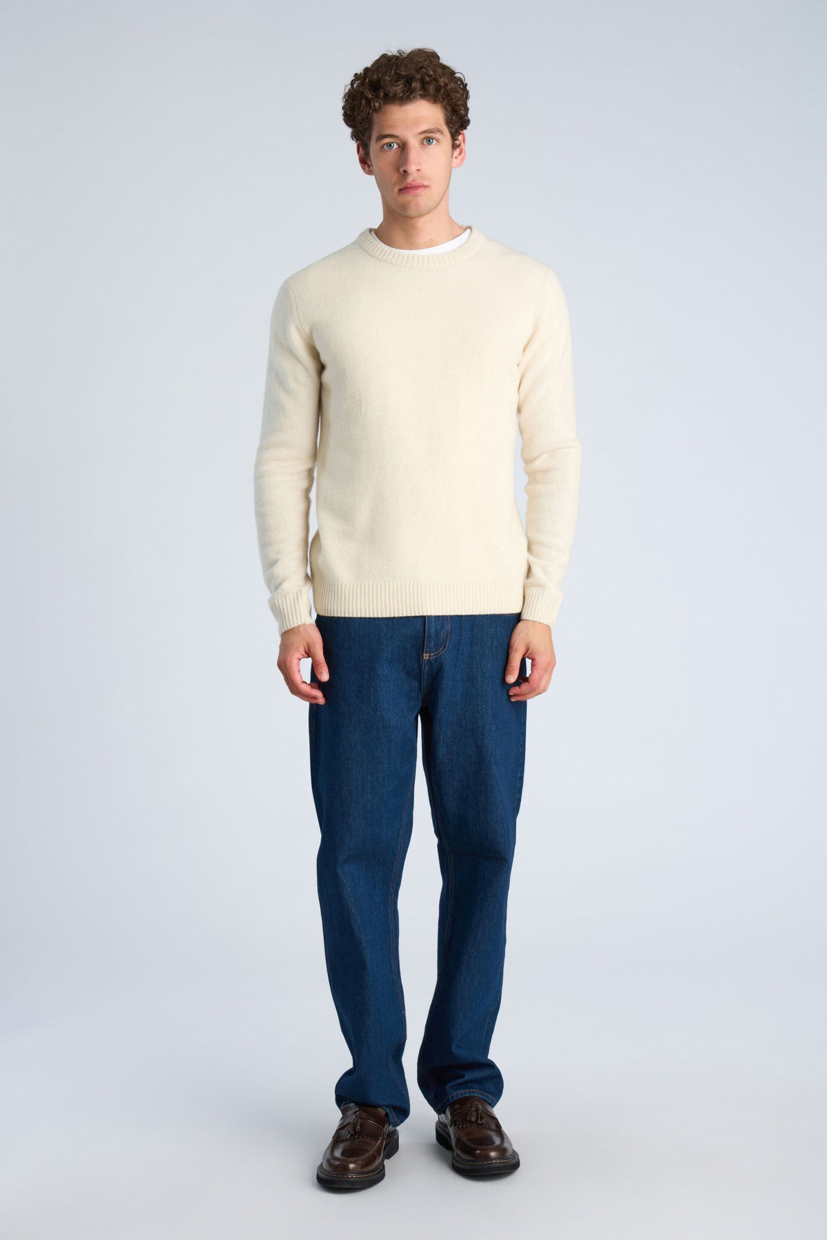 Lambswool O-Neck Knit Chalk White - modellbilde helfigur