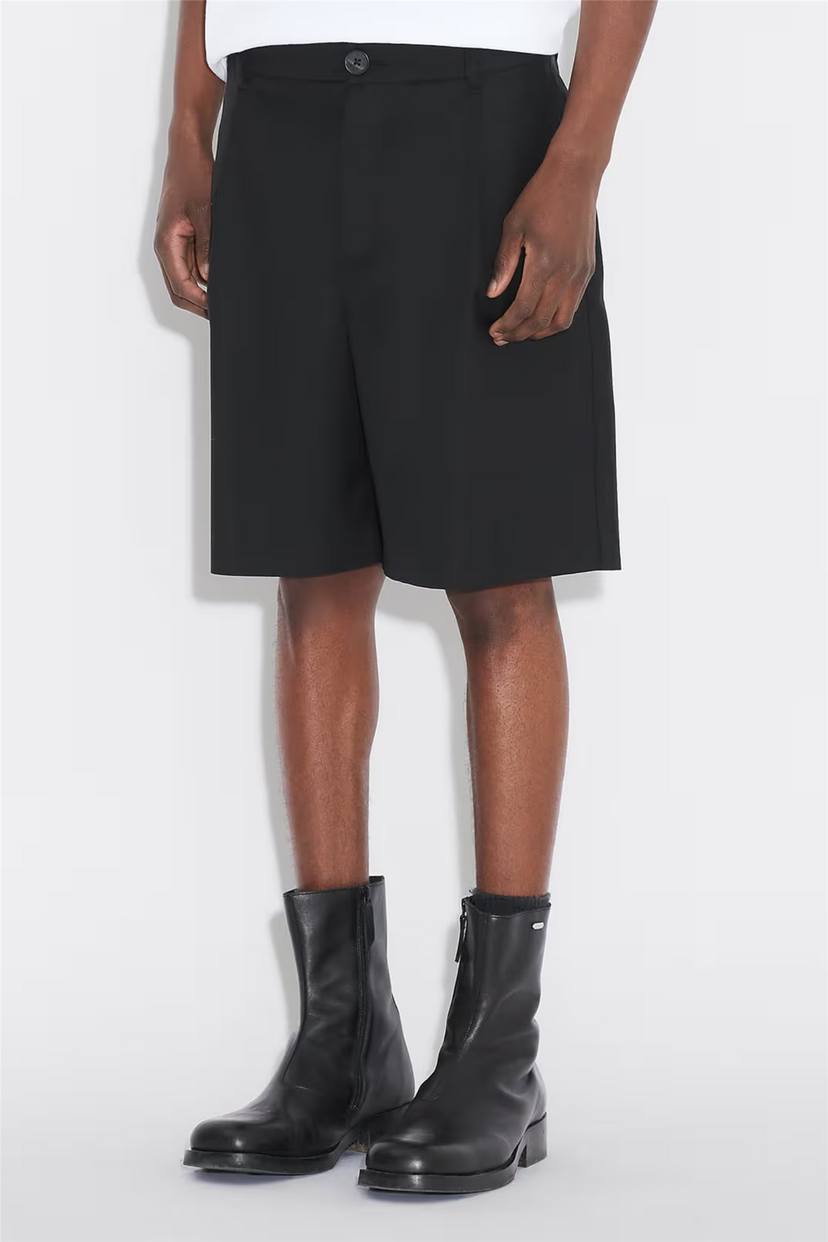 Wool Pleat Shorts Black