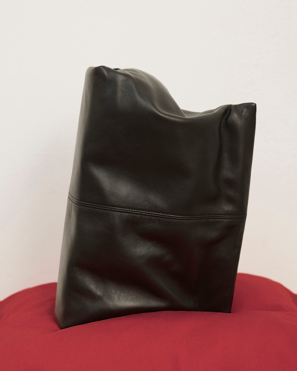 Clay Clutch Black - stylet bilde