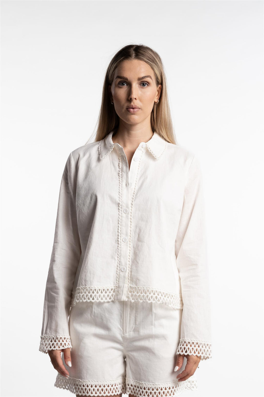 Agathia Shirt- White