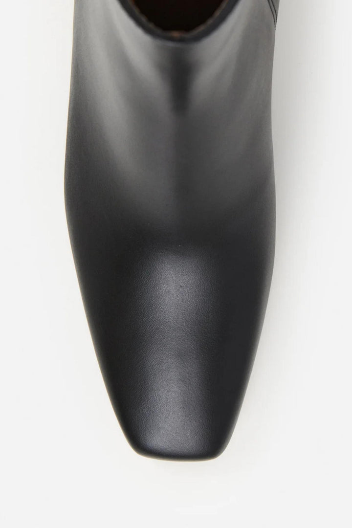 Cay Leather- Black