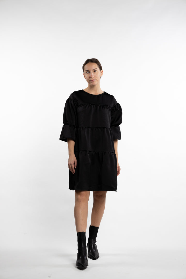 Vesta Dress- Black