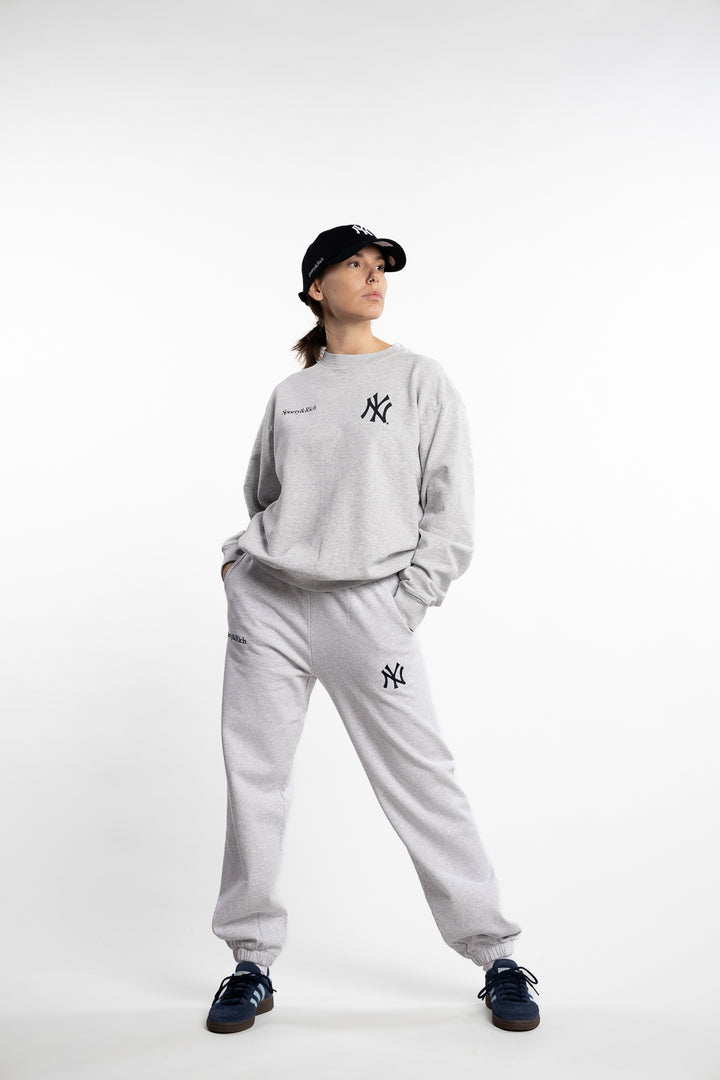 Yankees Serif Sweatpant - Heather Gray