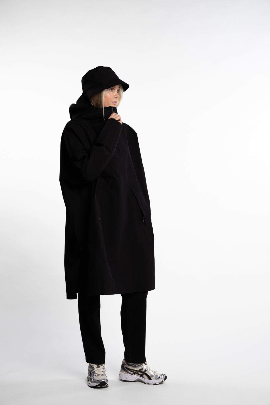 Aalesund Poncho - Black