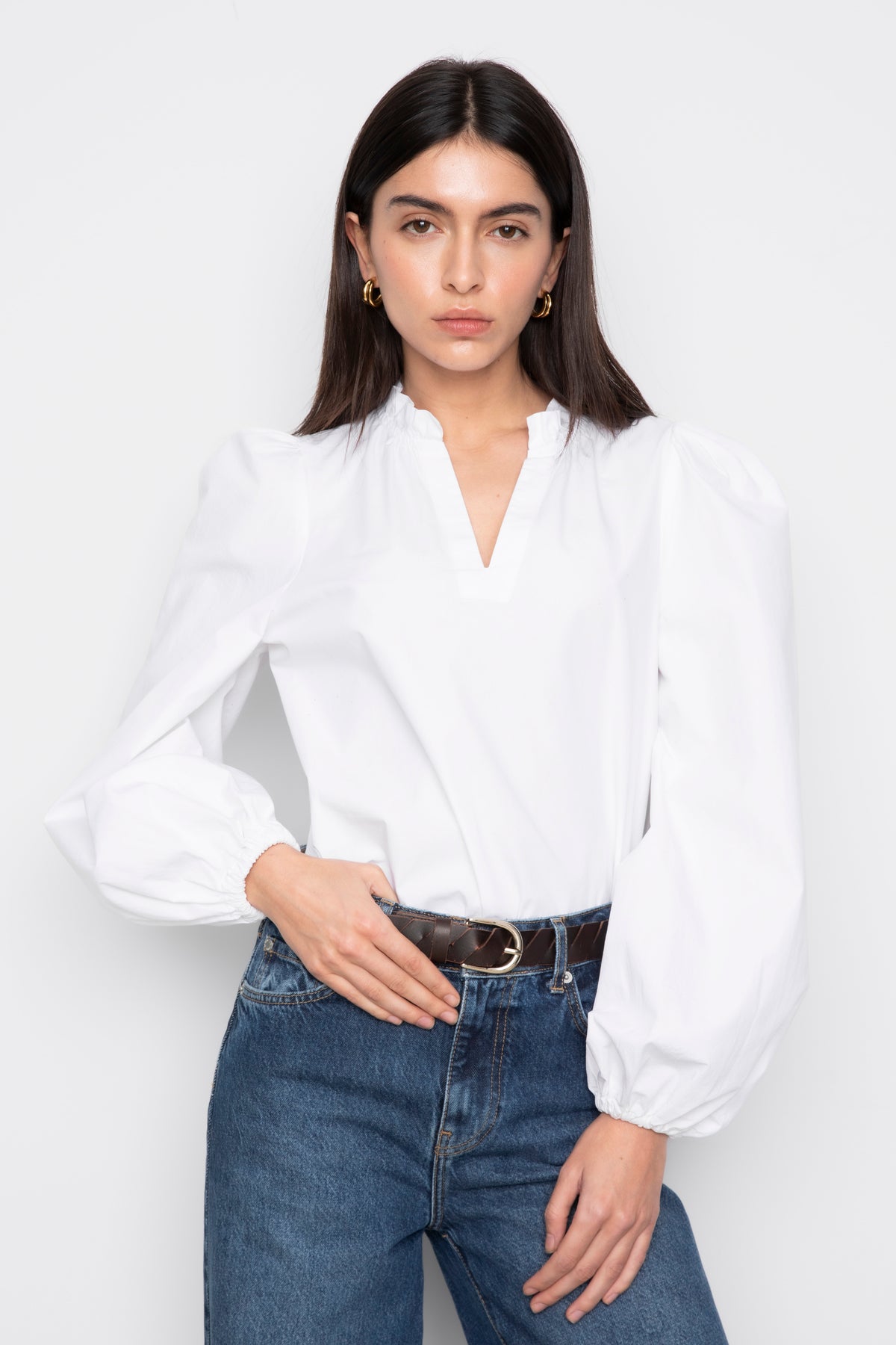 Infinity Blouse White - modellbilde forfra