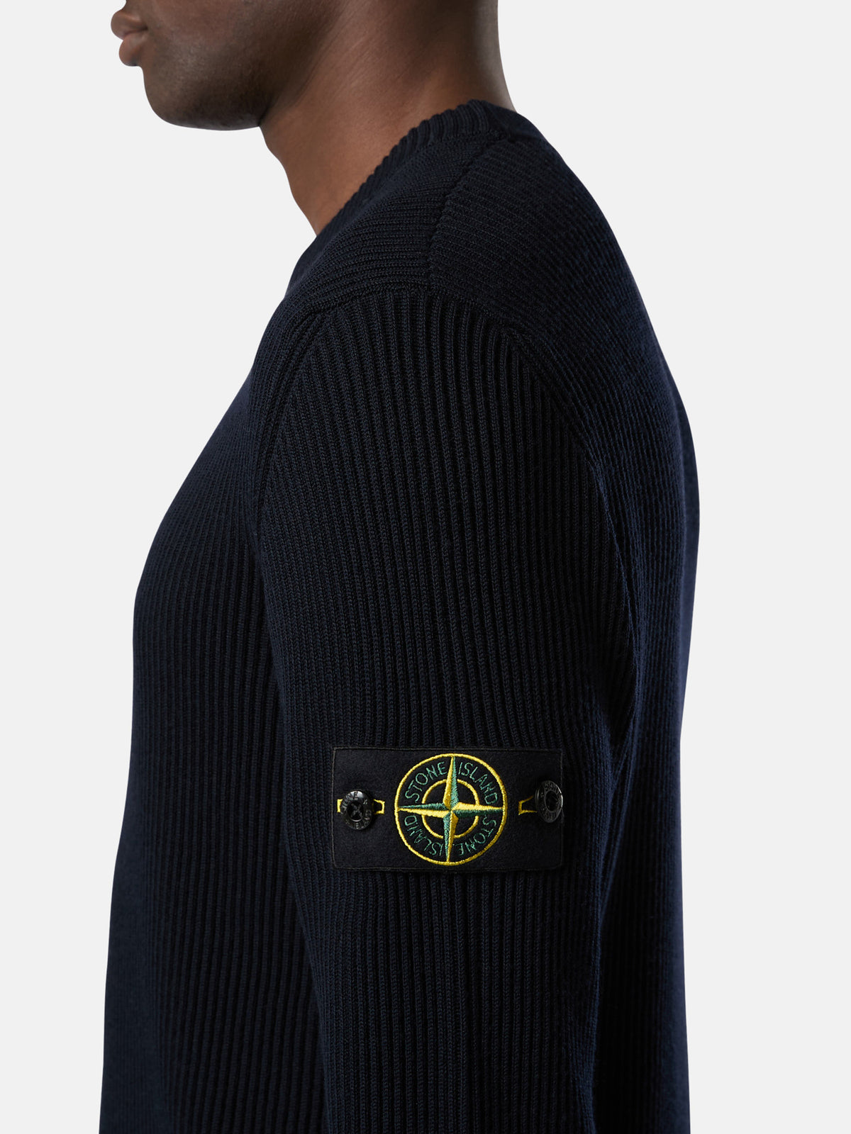 Navy Wool Roundneck Sweater - modellbilde