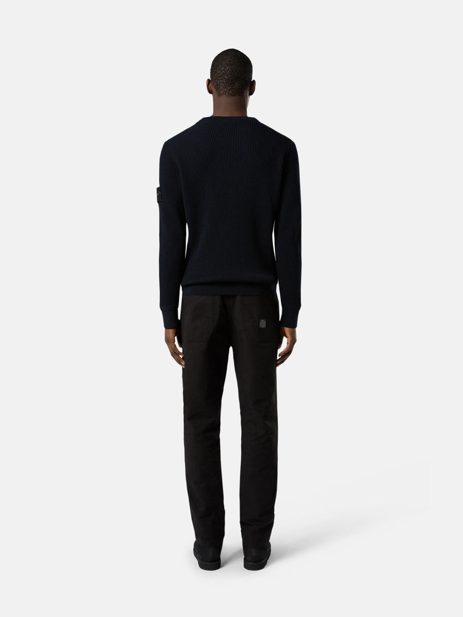 Navy Wool Roundneck Sweater - modellbilde