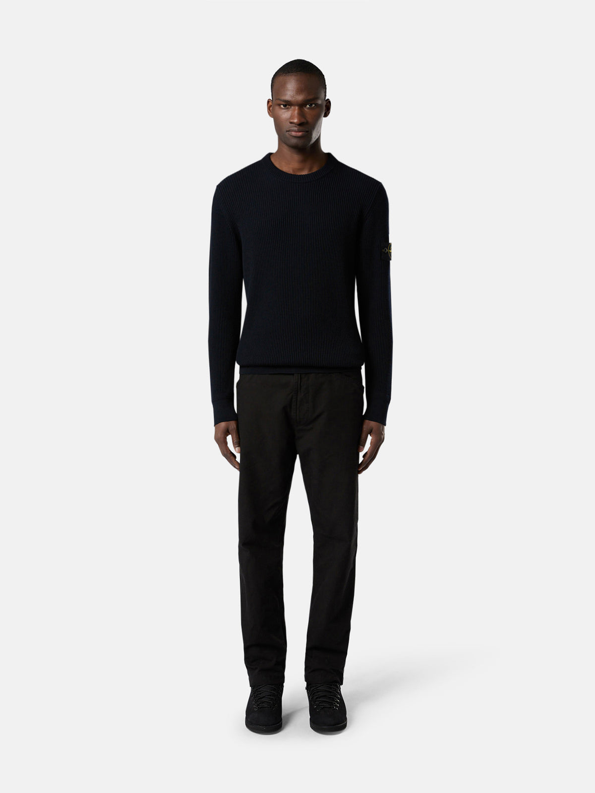 Navy Wool Roundneck Sweater - modell forfra